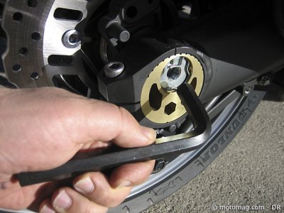 Essai Kawasaki Z 1000 : tension de chaîne