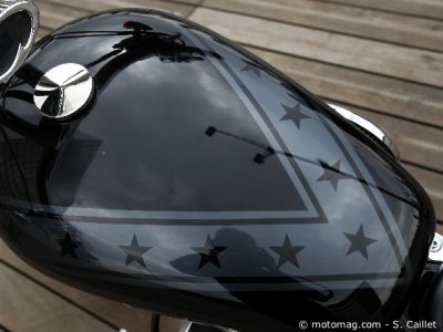 Knievel 1340 Commemorative Bobber : réservoir sobre et classe