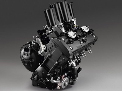 Yamaha FZ8 : des admissions différentes