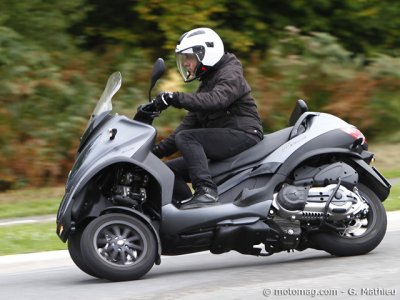 Piaggio 500 MP3 Sport T. : gare, ça frotte !