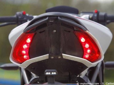 MV Agusta 800 Dragster : arrière piquant