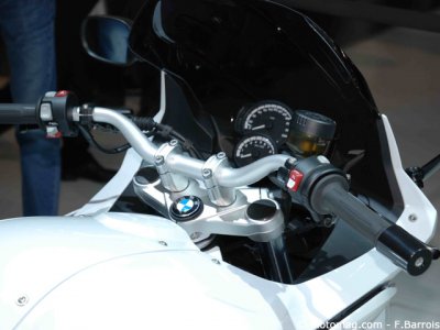 Salon de Milan - BMW F 800 GT : poste de commande