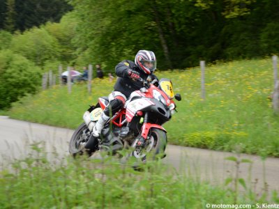 Rallye de l’Ain : Ducati à fond.
