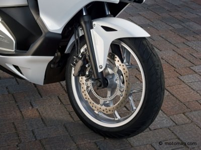 Honda 700 Integra : 17 pouces