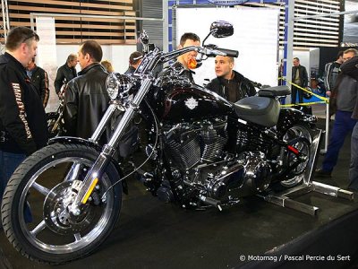 Harley Rocker C : custom de Série