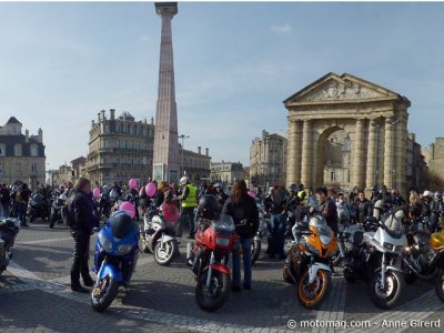 Toutes en moto - Bordeaux : place de la Victoire
