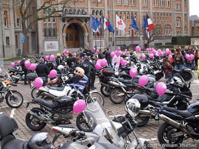 Toutes en moto - Lille : discours critique à la mairie