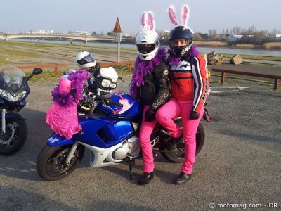 Toutes en moto - Nantes : des lapins roses