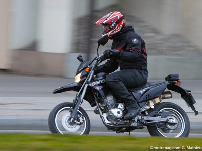 Kawasaki D-Tracker 125 : mini bike, grandes qualités