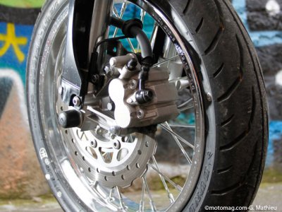 Kawasaki D-Tracker 125 : freins