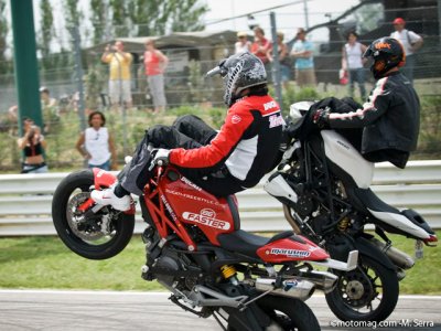 World Ducati Week-End : le stunt c’est fun