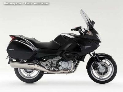 Honda 700 Deauville : photo