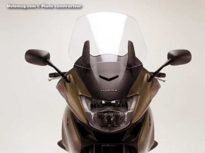 Honda 700 Deauville : bulle réglable