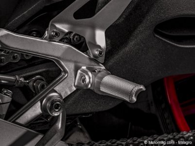 Ducati 959 Panigale : repose-pied en progrès