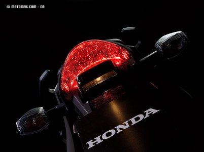 Honda CB F 600 Hornet : feux stop