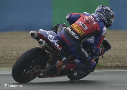 Checa sur le podium !