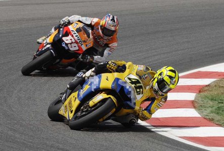 Rossi de nouveau en tête