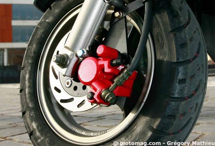Sym 125 Tonik : freinage minimum