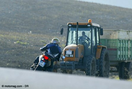 Prendre un virage à moto : se placer pour voir loin