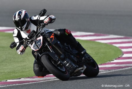 KTM 1290 Super Duke R : Wheelie control