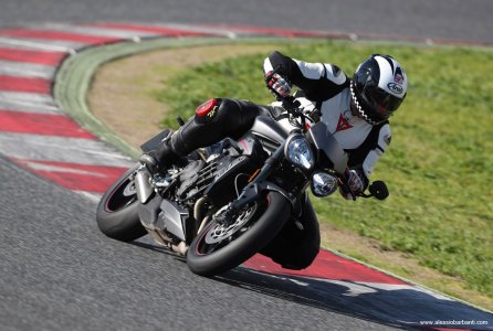 Triumph Street Triple RS : excellent sur piste