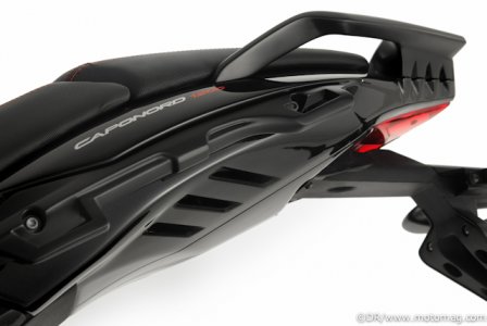 Milan - Aprilia Caponord 1200 : passager
