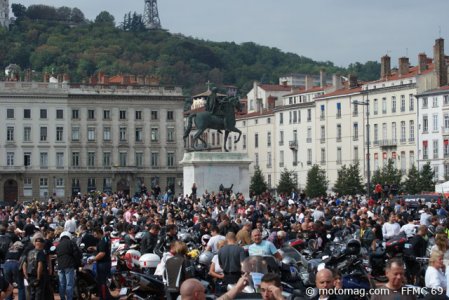 Contre le CT moto - Lyon : 7000 motards en colère
