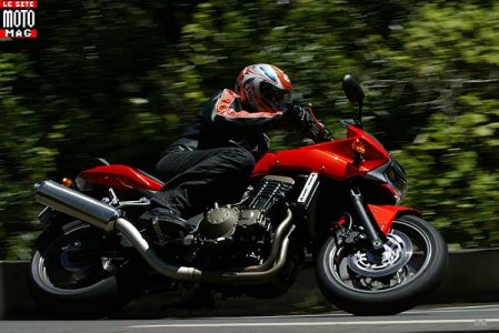Kawasaki Z 750 S : 4 en 1