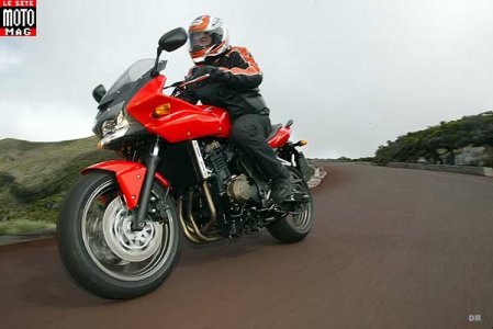 Kawasaki Z 750 S : freinage bon sans plus