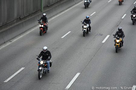 Manif du 13 mars : une moto une voiture