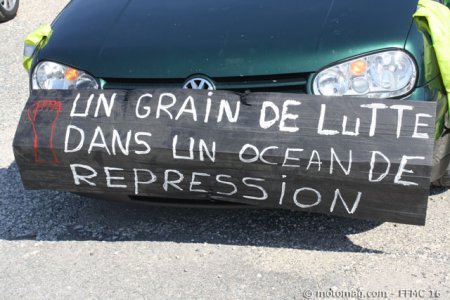 Manif 10 sept. Angoulême : voitures et slogan