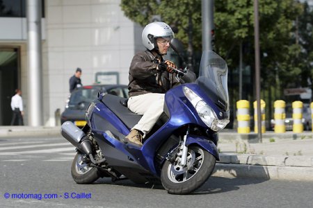 Suzuki 200 Burgman : maniabilité