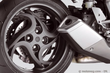 Essai Honda CB 1000 R : train arrière