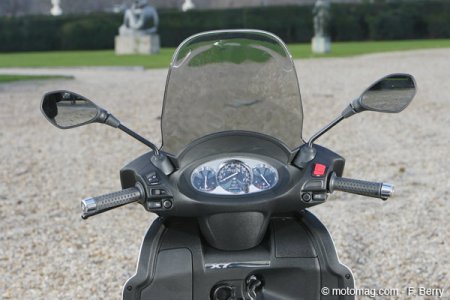Piaggio X7 : pare-brise protecteur