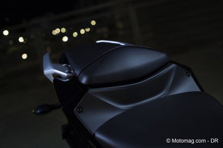Yamaha MT-03 : poignées passager