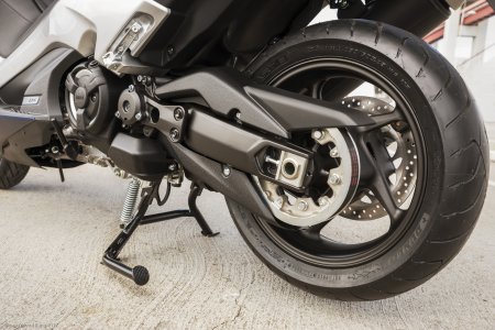 Yamaha TMax SX : nouvelle courroie