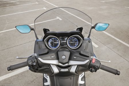 Yamaha TMax SX : nouveau tableau de bord