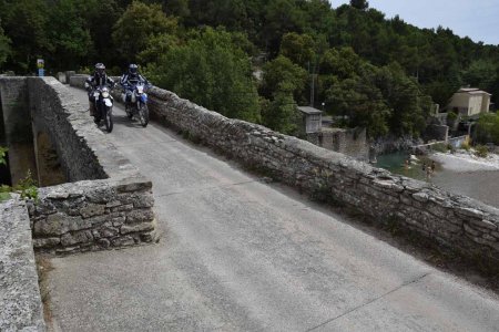 Moto Trail Tour de Provence, un peu de goudron