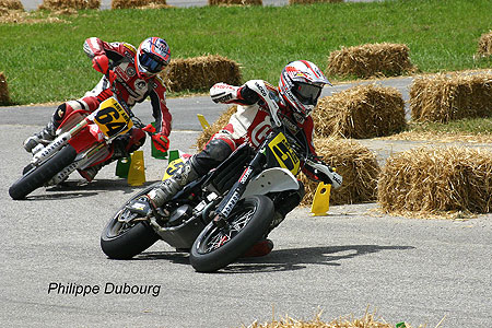 Supermotard 650 à Essay : mano à mano