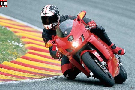 Ducati 999 Superbike : éclairage