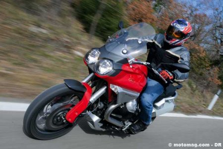 Moto Guzzi 1200 Stelvio : style et performances