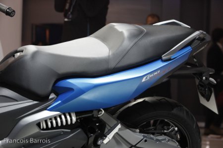 Milan-BMW C600 SPORT : selle sculptée