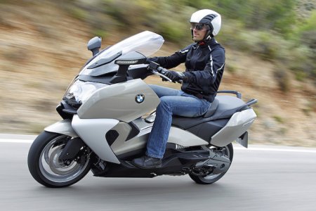 Milan-BMW C650 GT : moto ou scoot ?