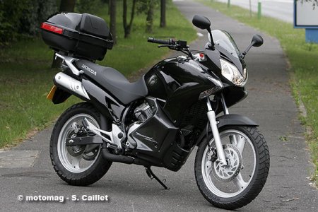 Offre spéciale : Honda Varadéro 125 version Travel pour 1 € de plus