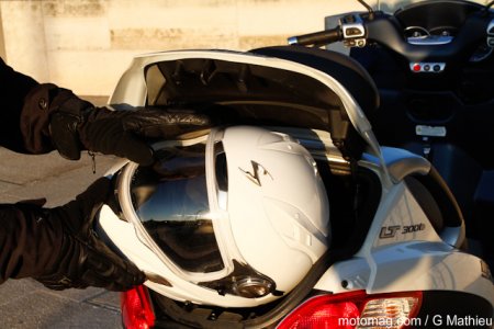 Piaggio MP3 300 LT Hybrid : rangements limités