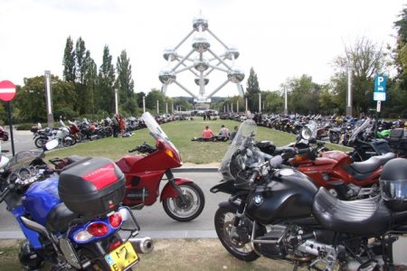 Dekra se met les motards européens à dos
