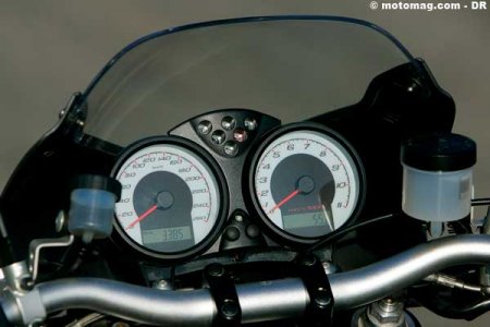 Ducati S4R : tableau de bord daté