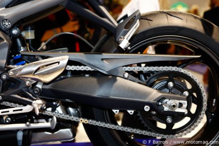 Triumph 675 Street triple : bras oscillant