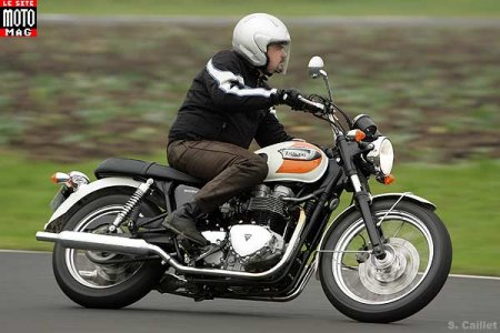 Triumph 900 Bonneville T 100 : outils