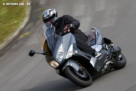 Essai Yamaha 500 : la T-Max mania continue